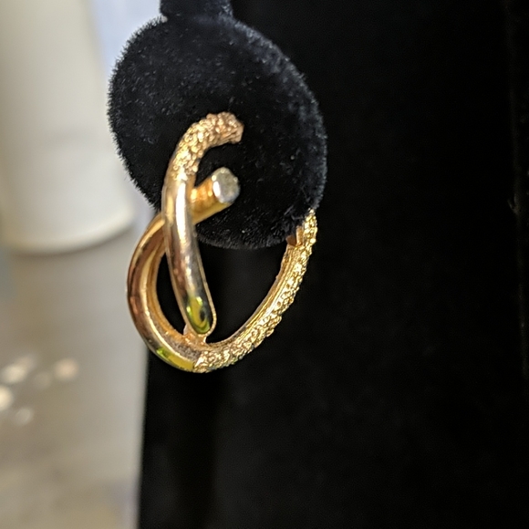 Lot 5 pairs VTG Clip earrings - Picture 7 of 7